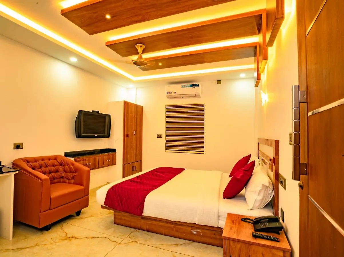 Marina Suites Airport Hotel Kochi